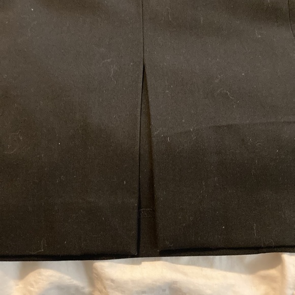 Banana Republic LBD With Piping and Cap Sleeve Black 6 - Picture 9 of 10